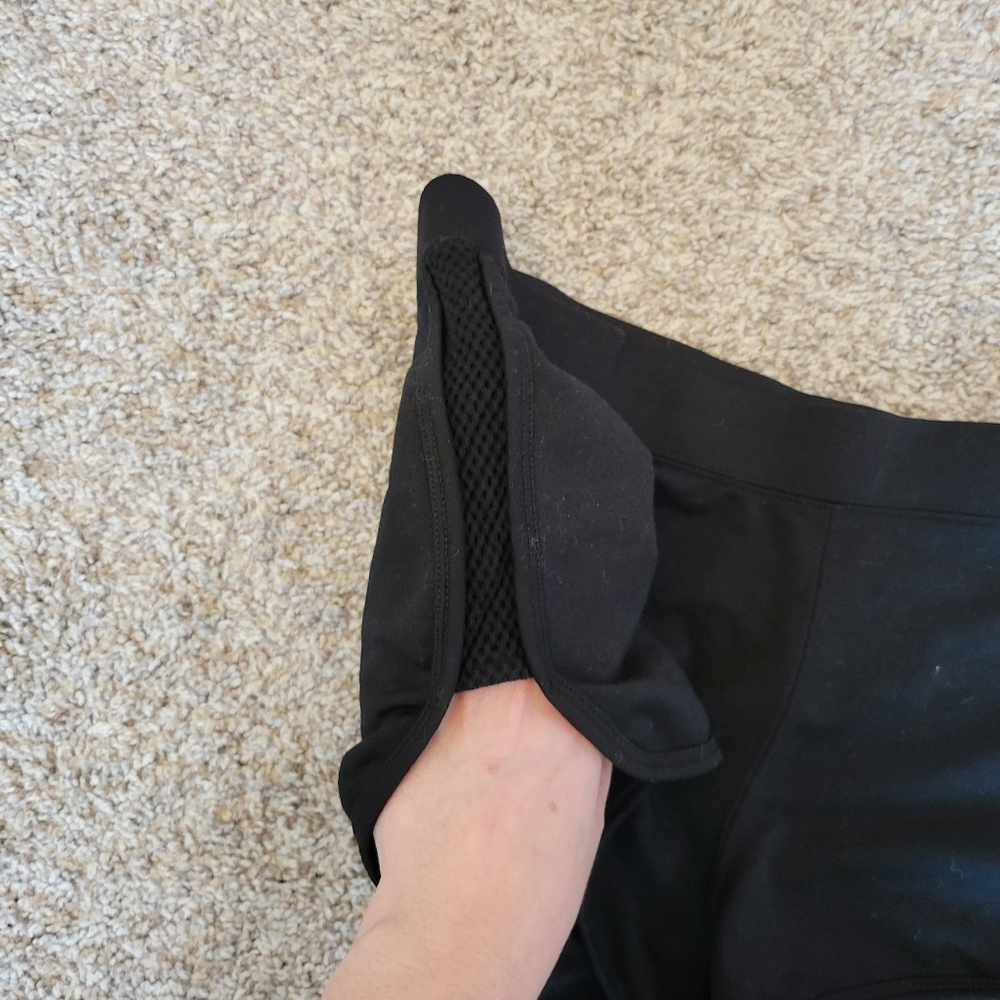 Fabletics shorts - Picture 4 of 4